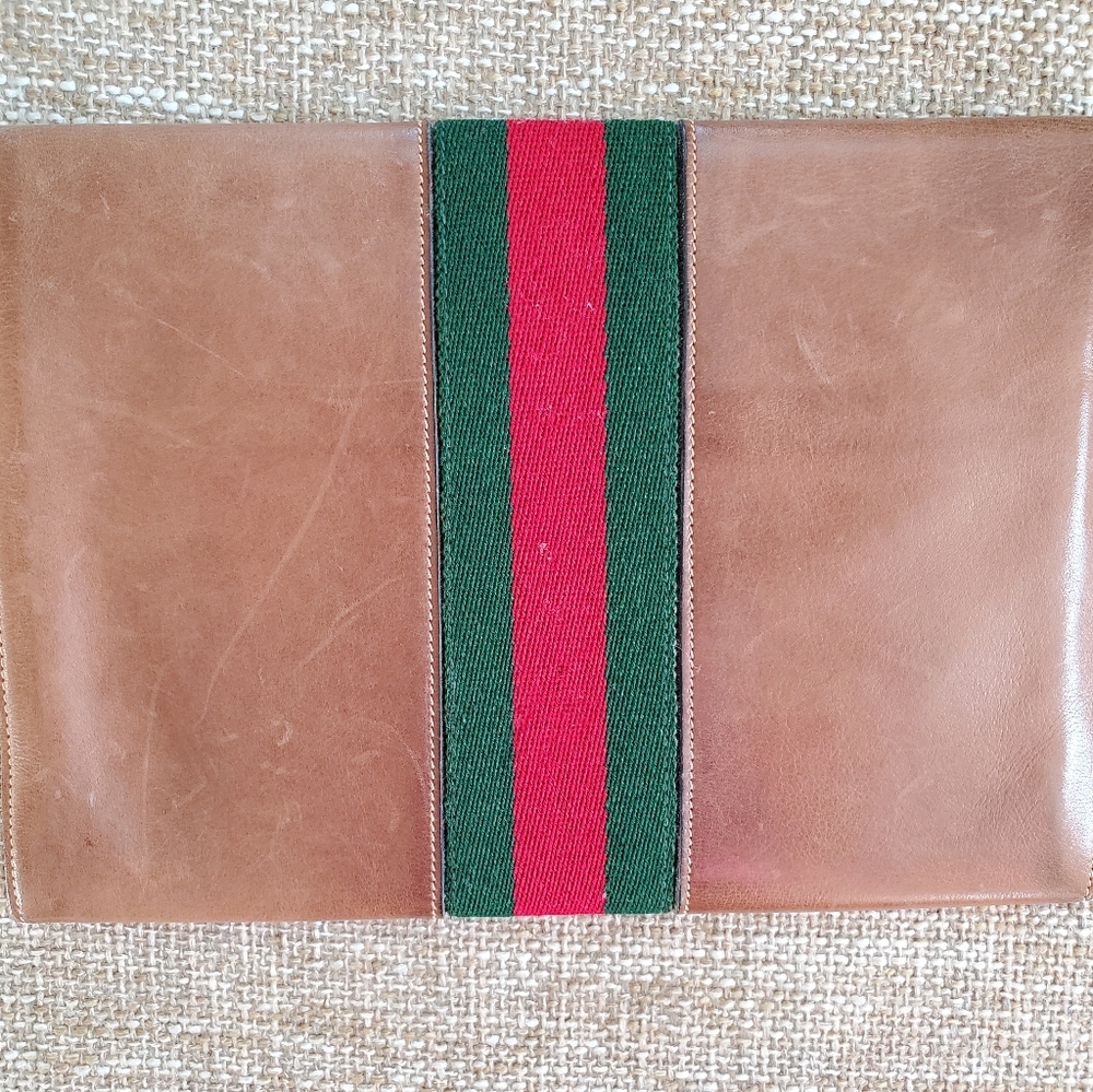 Small Vintage Gucci Envelope Clutch Handbag - Picture 4 of 11